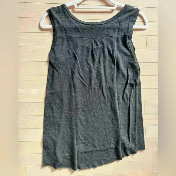 Soulcycle sleeveless shirt - Picture 2 of 3